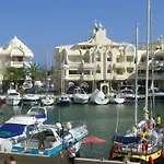 Puerto Marina Palace *